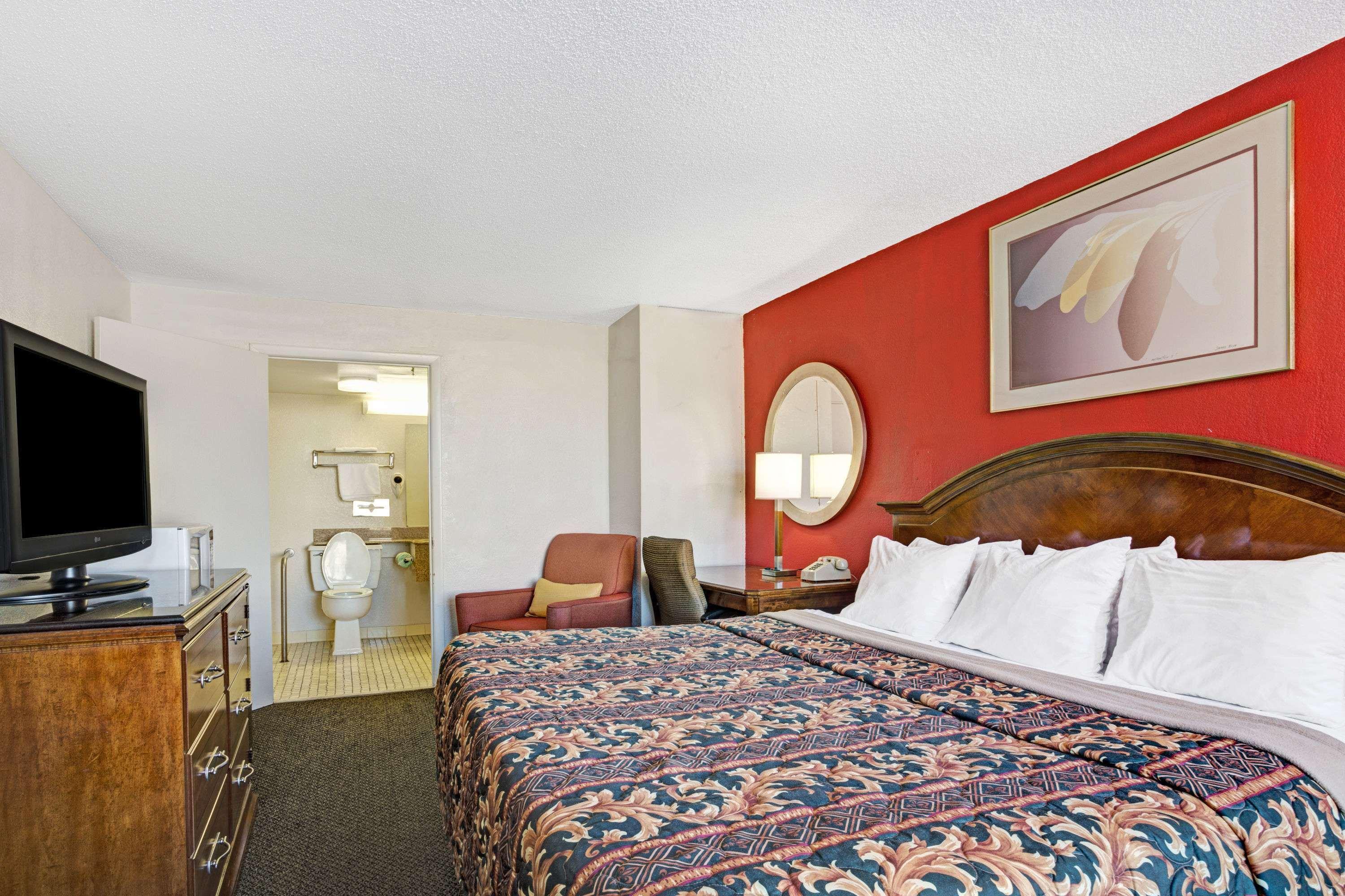 Days Inn By Wyndham Norfolk Military Circle Exteriér fotografie