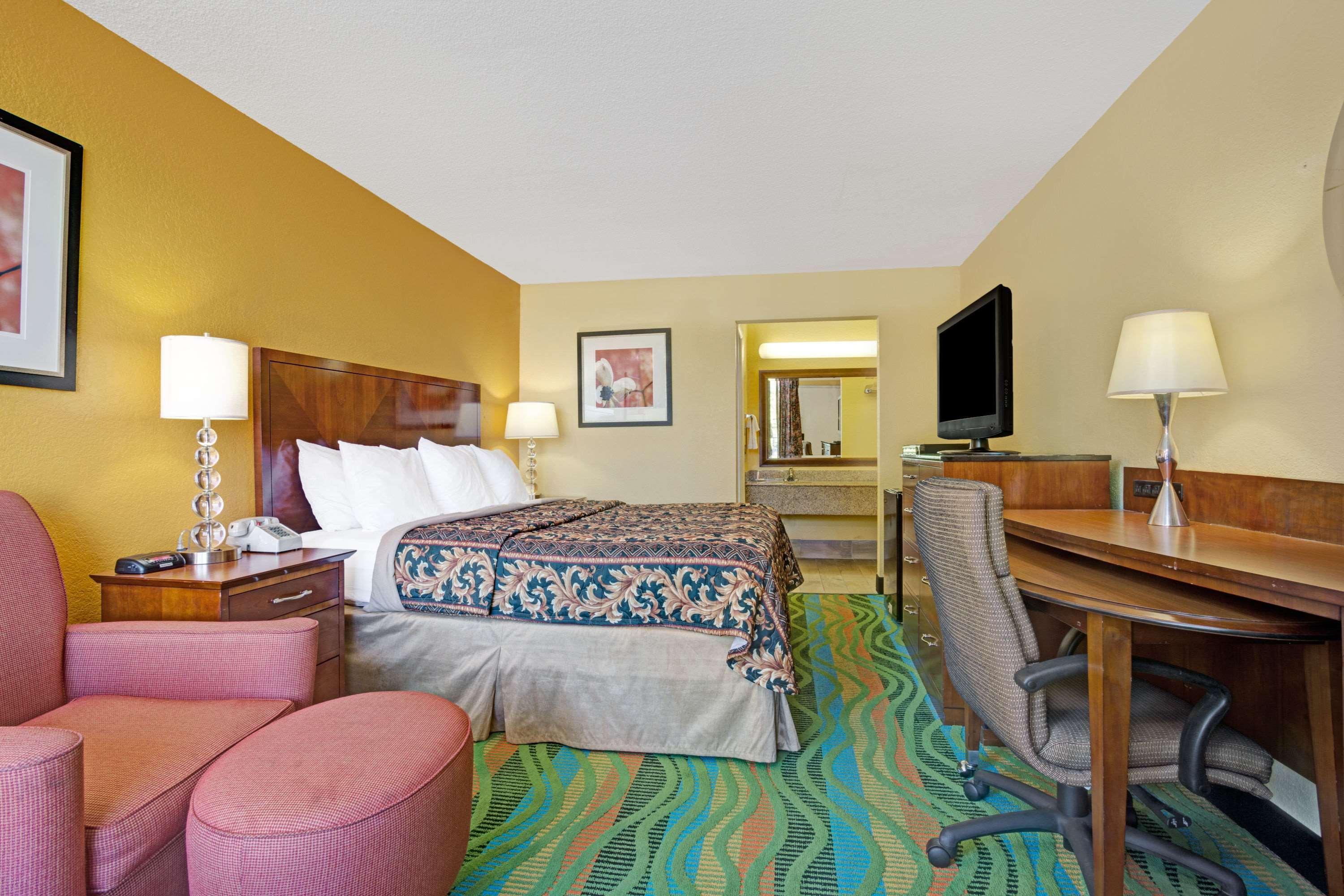 Days Inn By Wyndham Norfolk Military Circle Exteriér fotografie