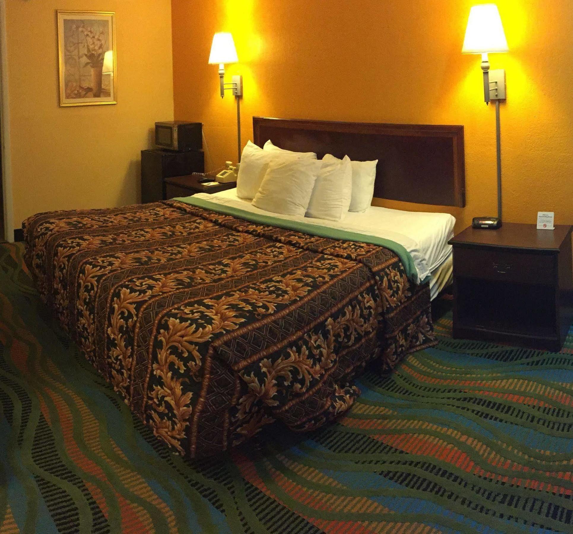 Days Inn By Wyndham Norfolk Military Circle Exteriér fotografie
