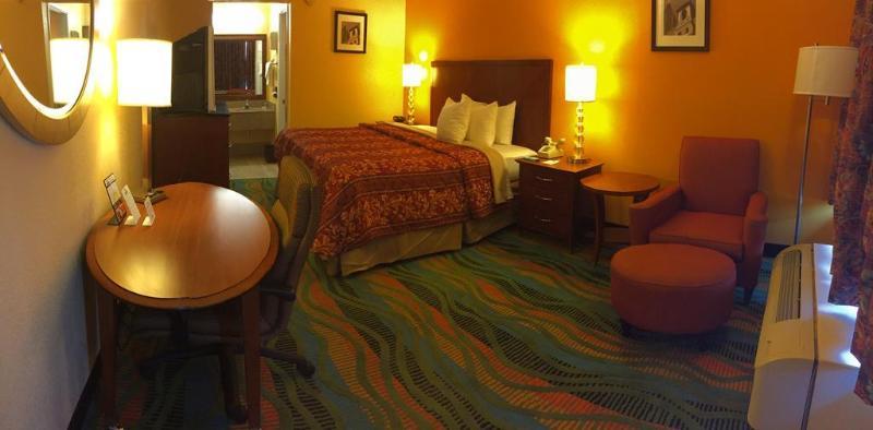 Days Inn By Wyndham Norfolk Military Circle Exteriér fotografie